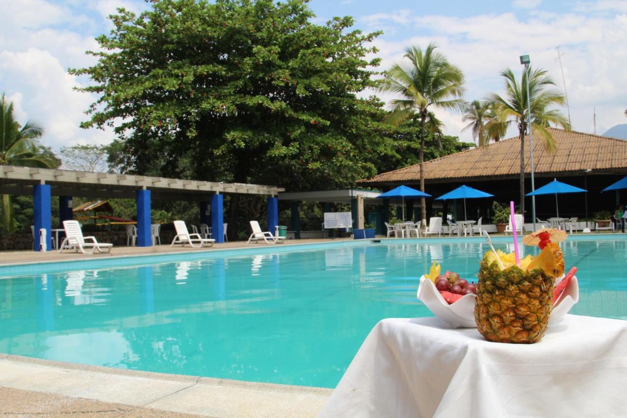 Hotel Guadaira Resort Мельгар Экстерьер фото